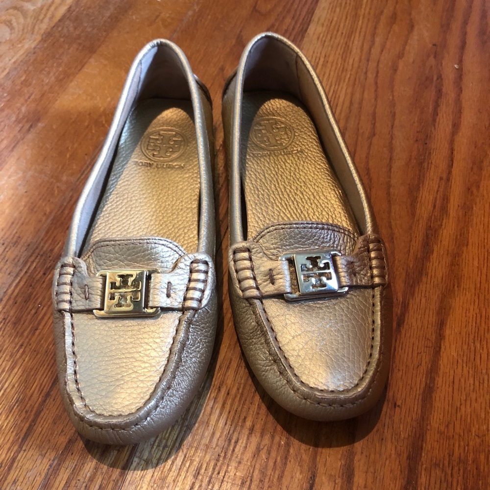 NWOT Tory Burch Gold Loafer